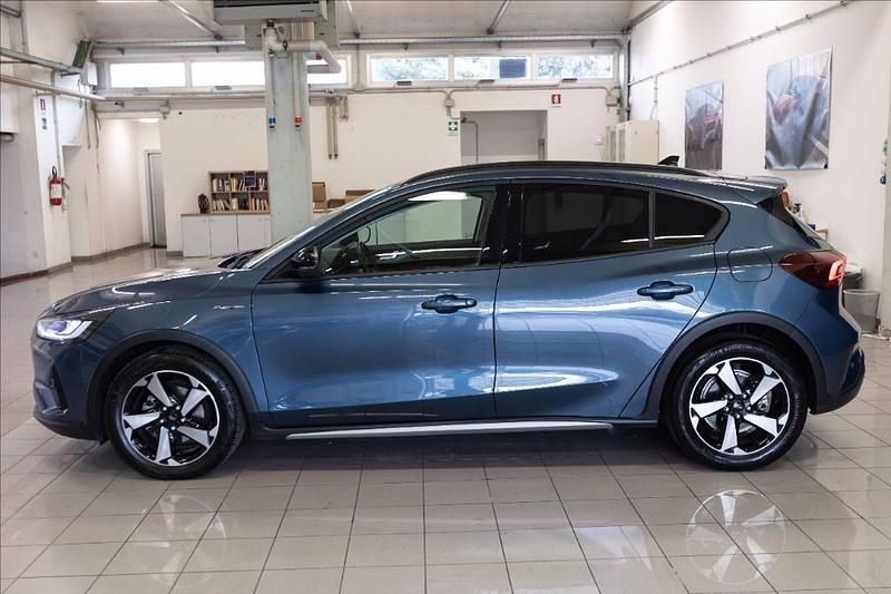 Usata Ford Focus Active 125 CV (91 kW) 2023 Blu Berlina