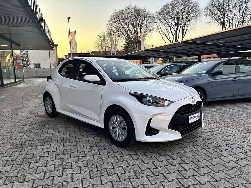 Nuova Toyota Yaris Hybrid Business Edition 116 CV (85 kW) 2026 Bianco Utilitaria