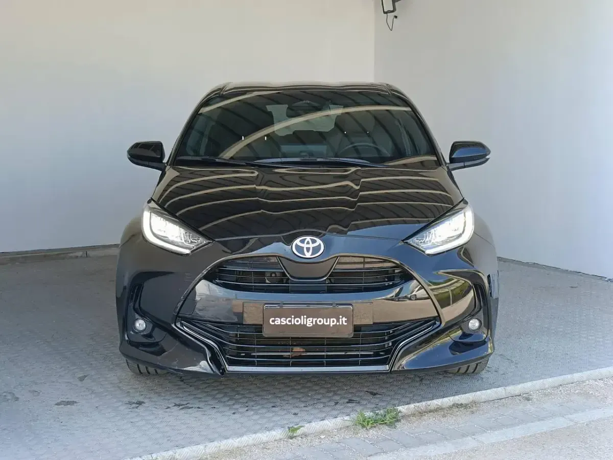 Usata Toyota Yaris Lounge 92 CV (67 kW) 2024 Nero Utilitaria