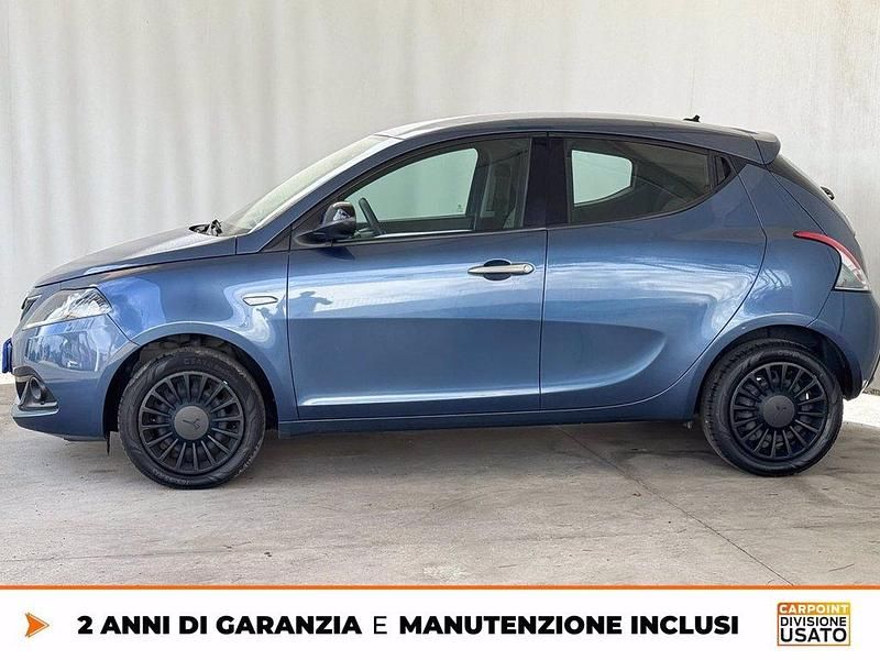 Usata Lancia Ypsilon Silver 69 CV (50 kW) 2022 Blu Utilitaria