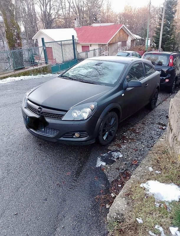 Nero Usata 2010 Opel Astra GTC Coupé | 4999 € (Cara) - Immagine 1/2