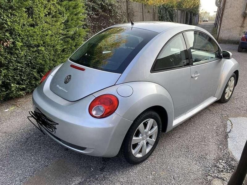 Usata VW New Beetle 105 CV (77 kW) 2006 Utilitaria