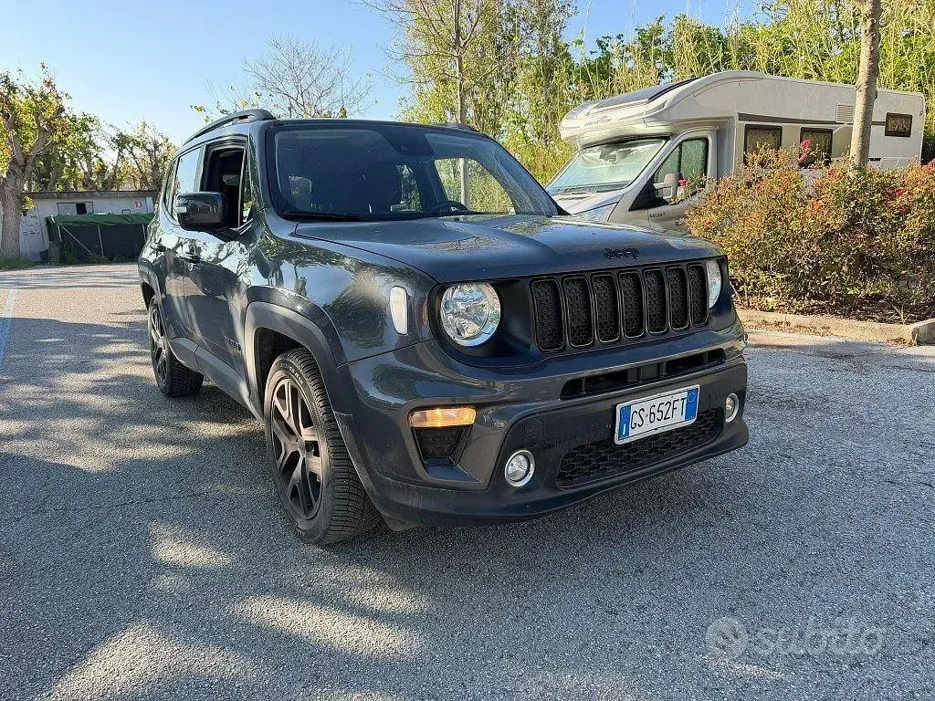 Usata Jeep Renegade Night Eagle 131 CV (96 kW) 2022 Grigio SUV