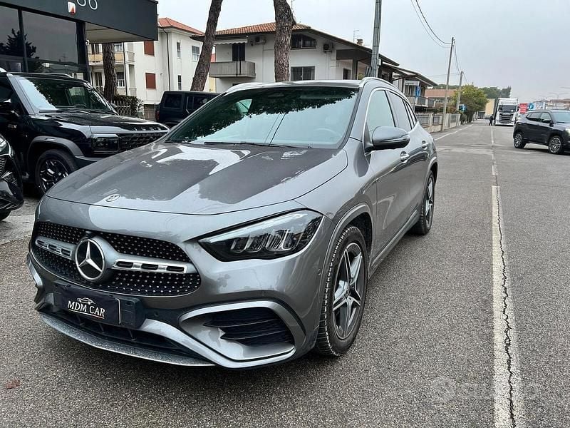 Usata Mercedes GLA200 AMG Line Premium 150 CV (110 kW) 2024 Grigio SUV