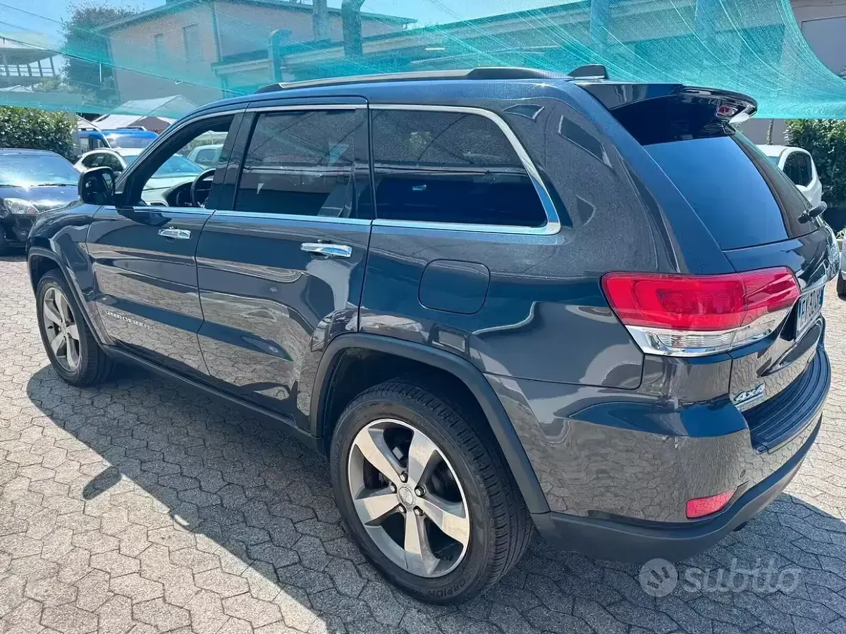 Usata Jeep Grand Cherokee Limited 250 CV (183 kW) 2015 Grigio SUV