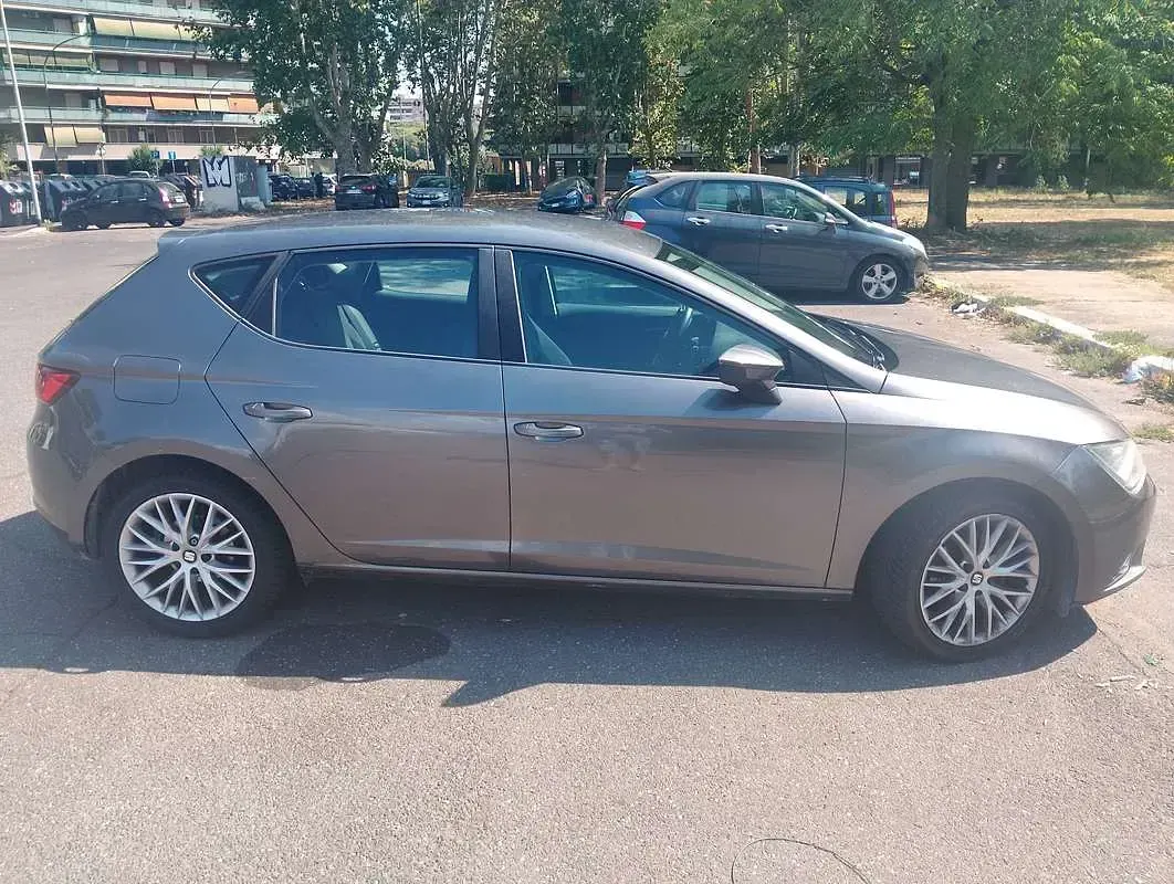 Usata Seat Leon Reference 110 CV (80 kW) 2015 Grigio Berlina