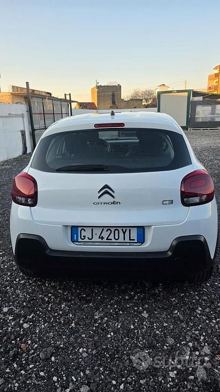 Usata Citroën C3 Shine 101 CV (74 kW) 2022 Bianco Utilitaria