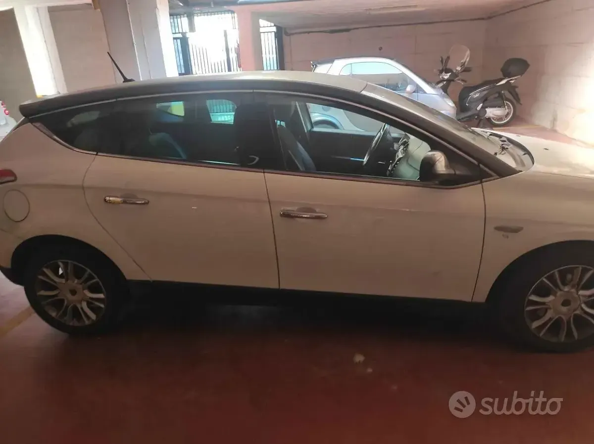 Usata Lancia Delta 120 CV (88 kW) 2010 Bianco Utilitaria