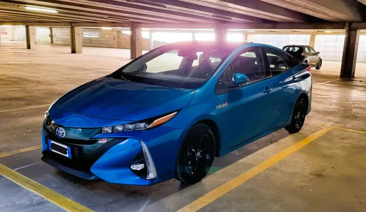 Begagnad Toyota Prius 98 HK (72 kW) 2017 Blå Sedan