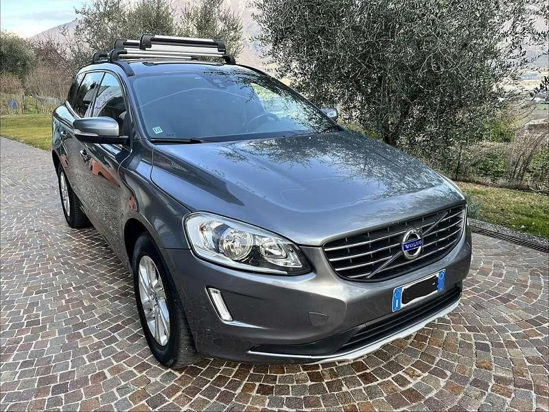 Usata Volvo XC60 Momentum 190 CV (139 kW) 2016 Grigio SUV