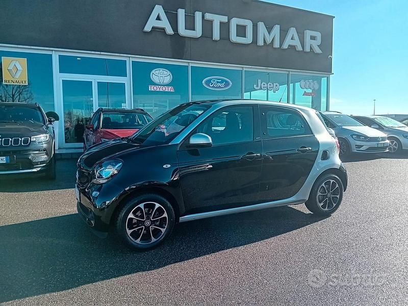 Nero Usata 2016 Smart ForFour Passion Utilitaria | 8000 € (Buon prezzo) - Immagine 1/4