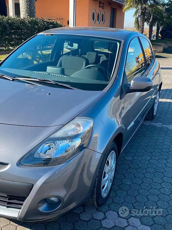 Usata Renault Clio II 2010 Grigio Utilitaria