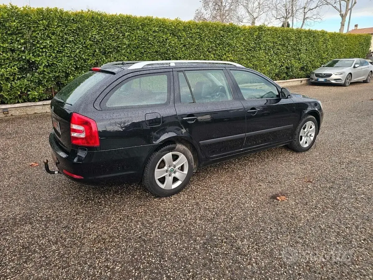 Usata Skoda Octavia Elegance 105 CV (77 kW) 2013 Nero Station wagon