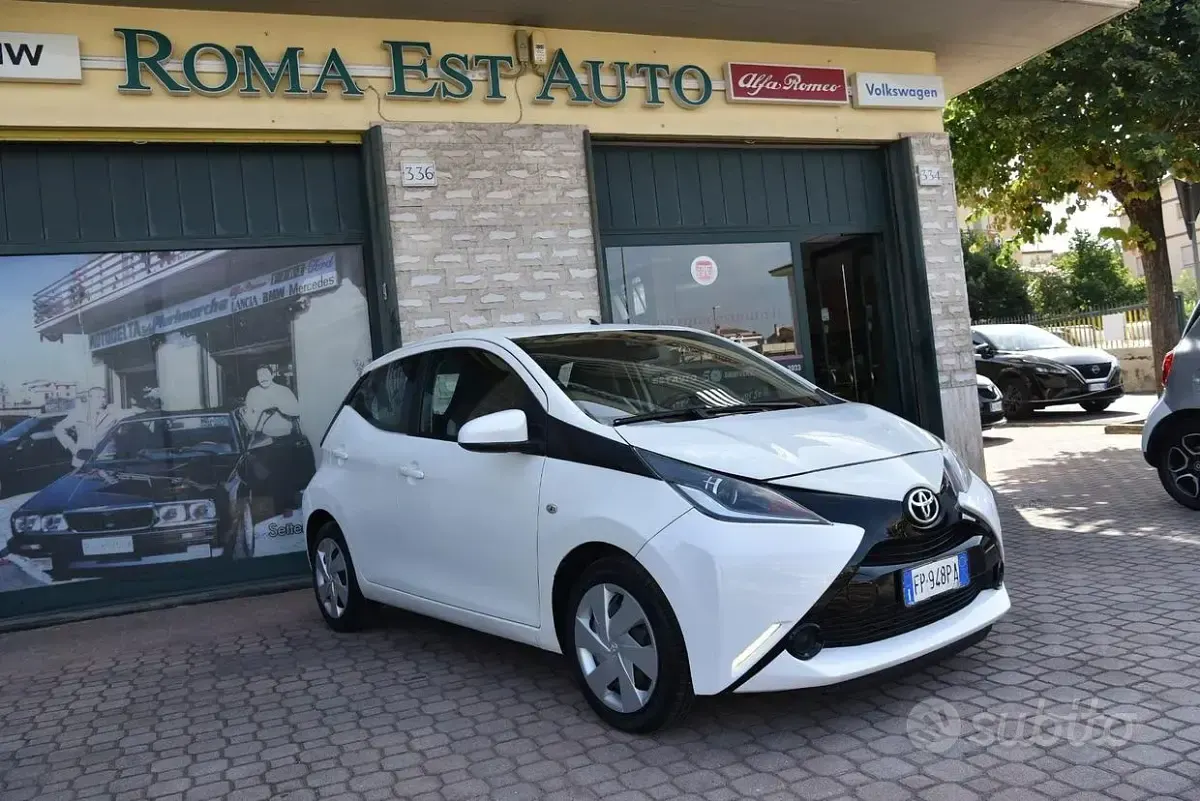 Usata Toyota Aygo X-play 69 CV (50 kW) 2018 Bianco Utilitaria