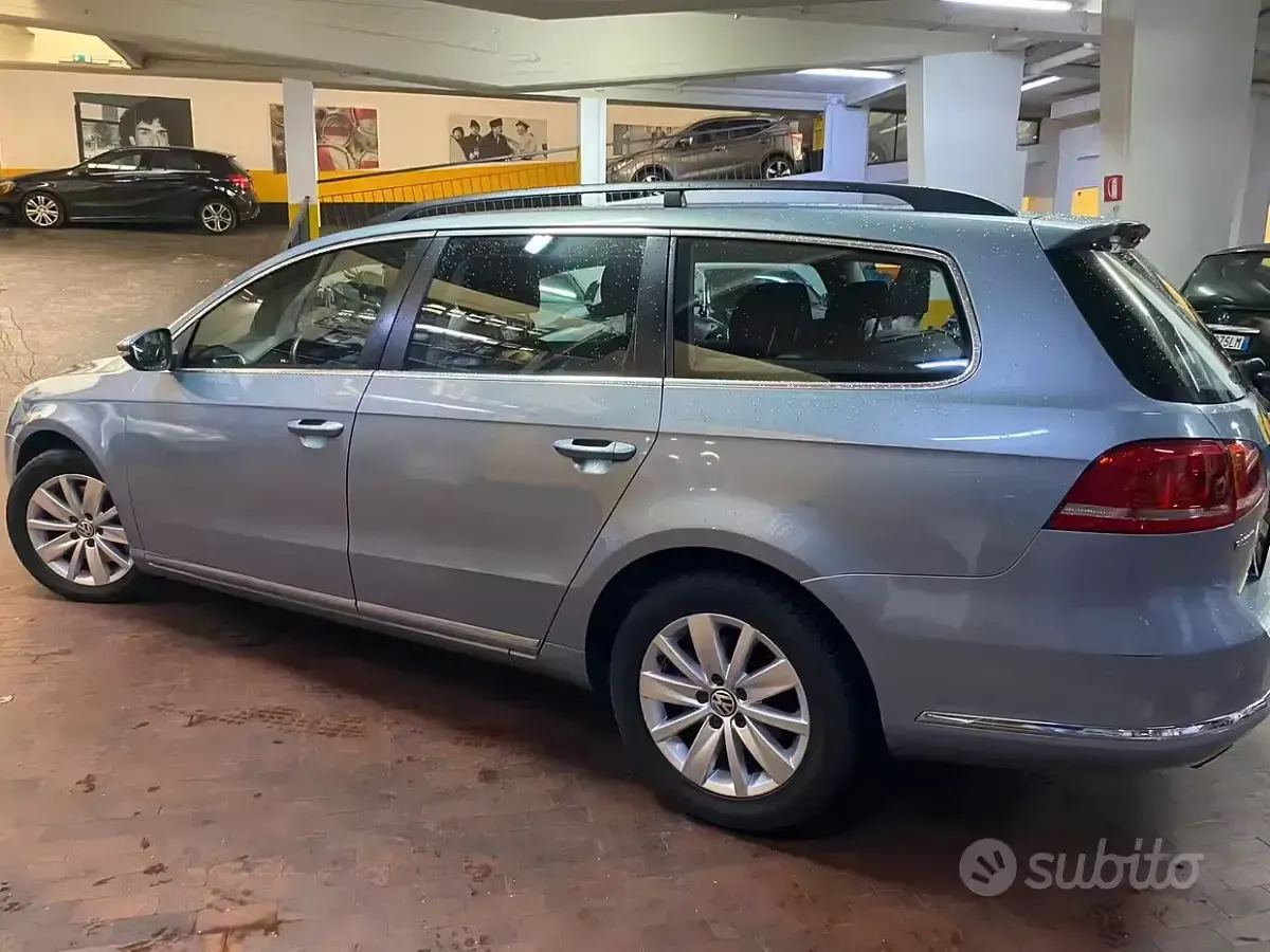 Usata VW Passat Highline 140 CV (102 kW) 2012 Blu Station wagon