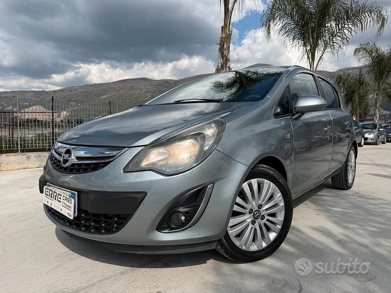 Usata Opel Corsa 75 CV (55 kW) 2013 Grigio Utilitaria