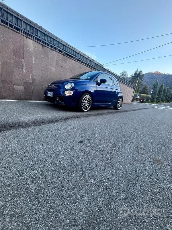 Usata Abarth 500 145 CV (106 kW) 2018 Blu Utilitaria