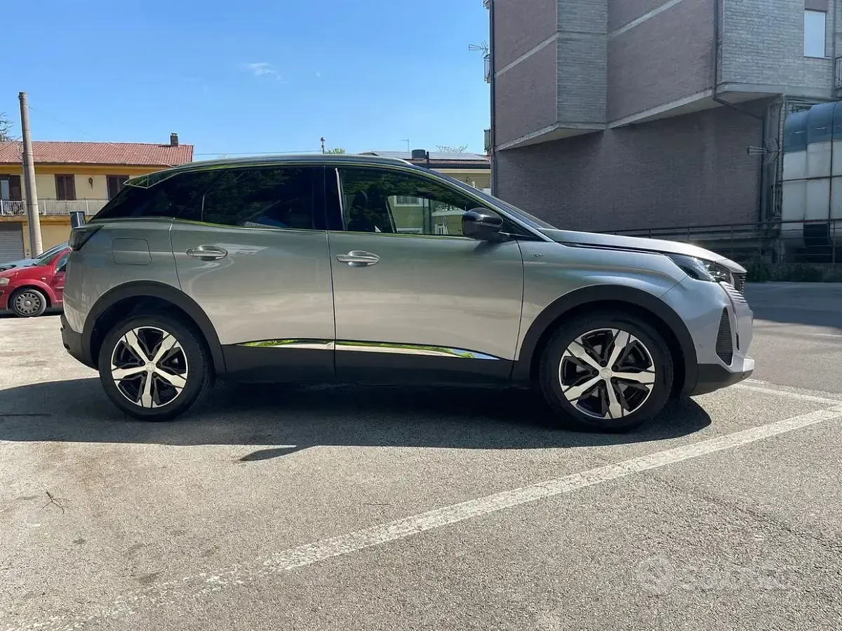 Usata Peugeot 3008 GT-line 131 CV (96 kW) 2021 Grigio SUV