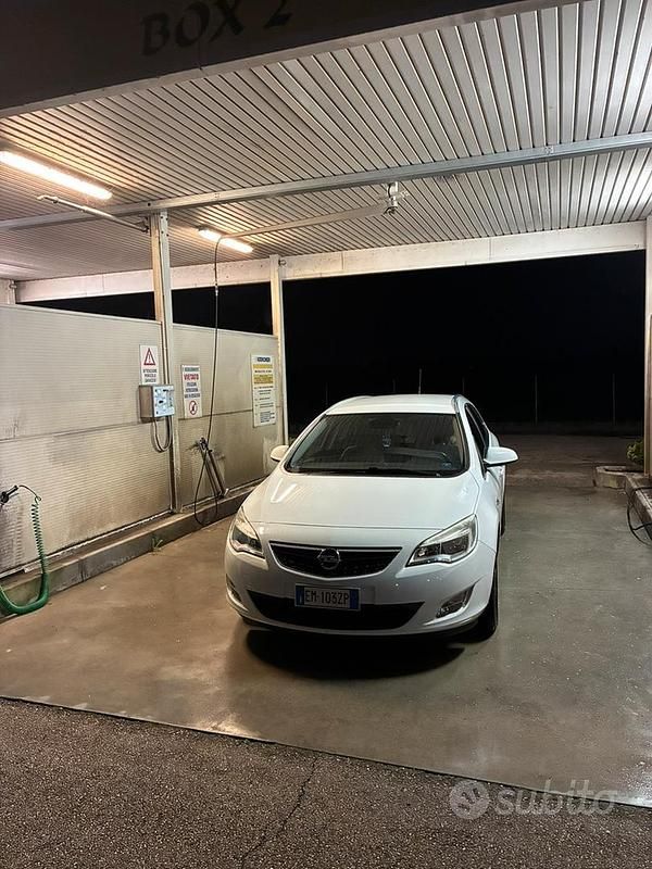 Usata Opel Astra 2012 Bianco Station wagon