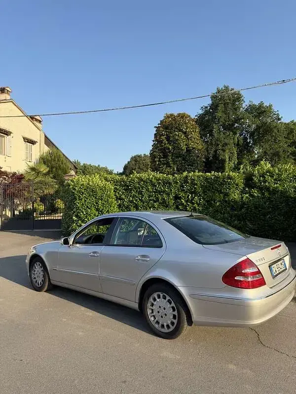 Usata Mercedes E320 Elegance 185 CV (136 kW) 2005 Berlina