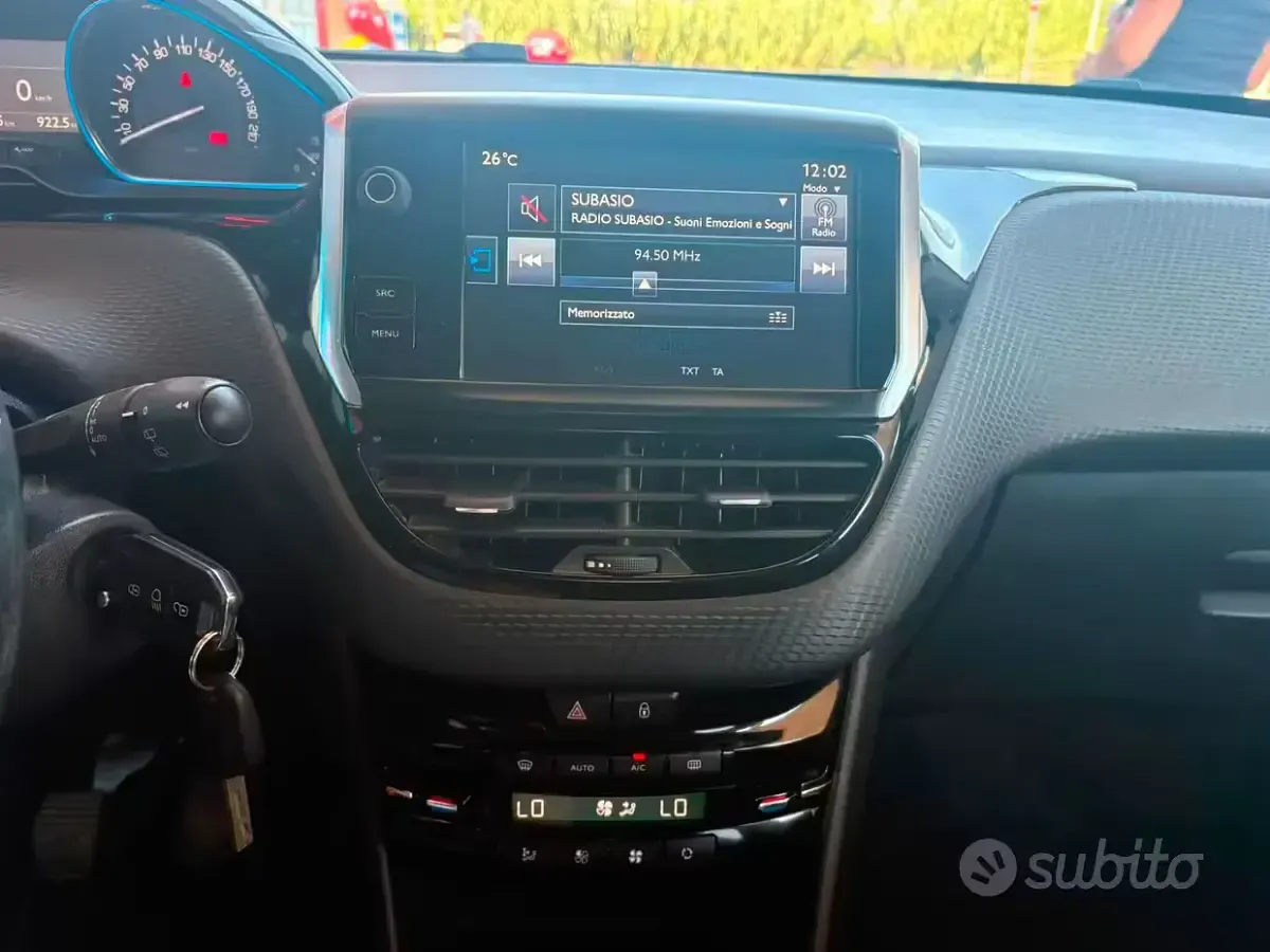 Usata Peugeot 2008 99 CV (72 kW) 2016 Bianco SUV