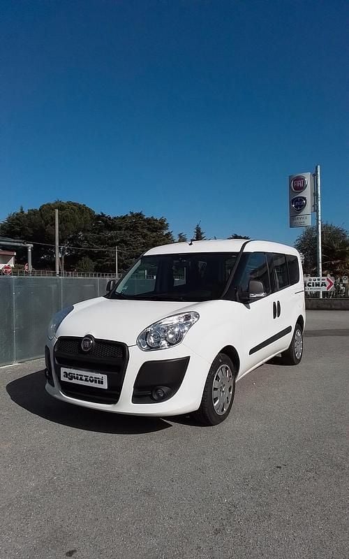 Usata Fiat Doblò 104 CV (76 kW) 2015 Bianco Monovolume