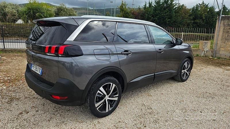 Usata Peugeot 5008 120 CV (88 kW) 2017 Grigio Station wagon