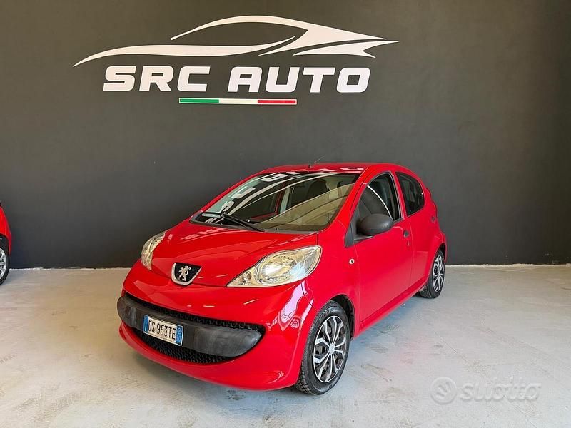 Usata Peugeot 107 Urban Move 68 CV (50 kW) 2008 Rosso Utilitaria