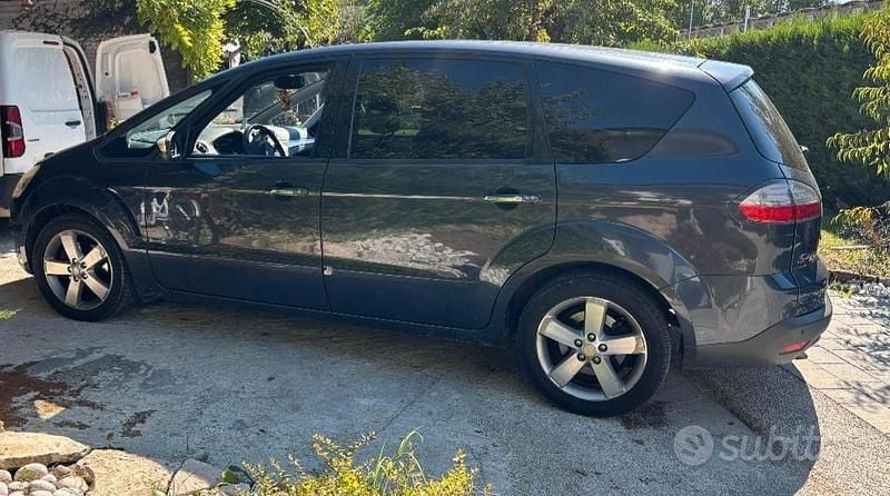 Usata Ford S-MAX 145 CV (106 kW) 2009 Grigio Monovolume