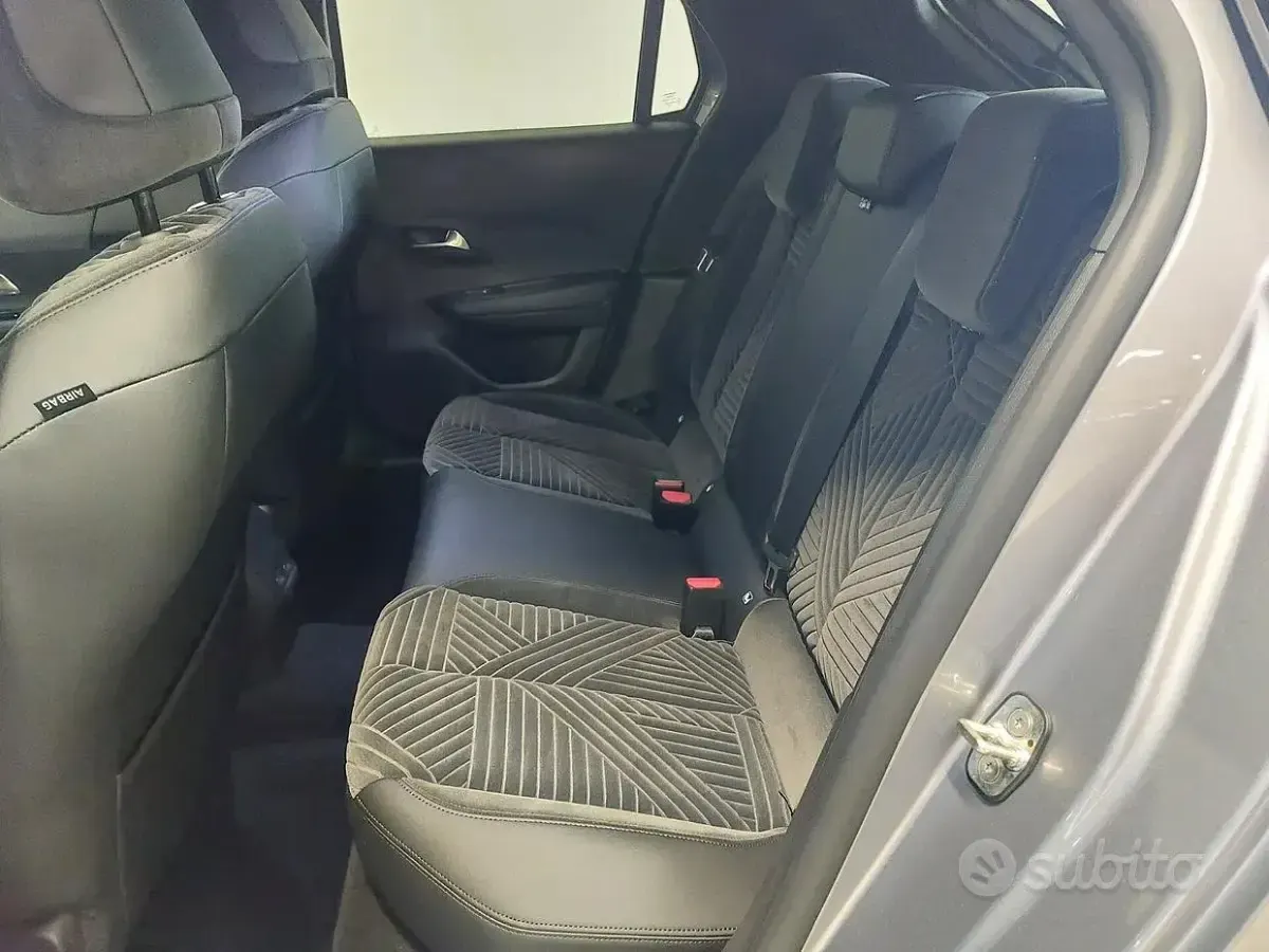 Nuova Lancia Ypsilon 101 CV (74 kW) 2025 Argento Utilitaria