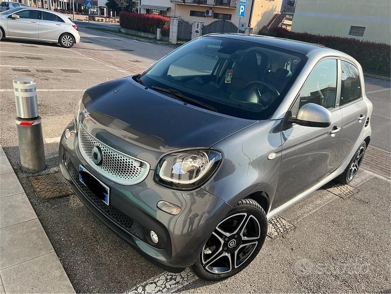 Usata Smart ForFour 2015 Grigio Utilitaria