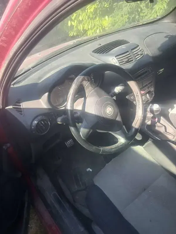 Usata Alfa Romeo 147 120 CV (88 kW) 2006 Rosso Utilitaria