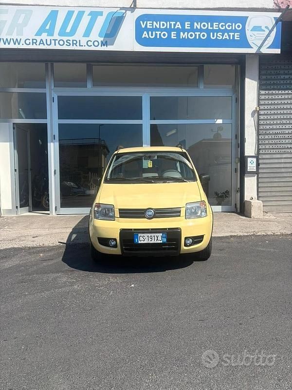 Usata Fiat Panda 4x4 Climbing 60 CV (44 kW) 2005 Giallo Utilitaria