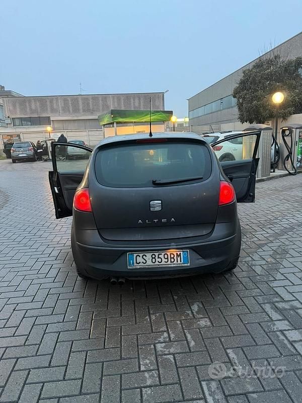 Usata Seat Altea 105 CV (77 kW) 2004 Nero Monovolume