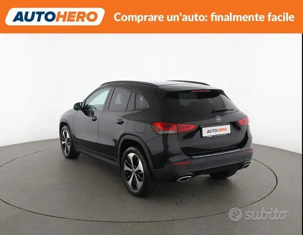Begagnad Mercedes GLA200 Executive 163 HK (119 kW) 2021 Svart SUV