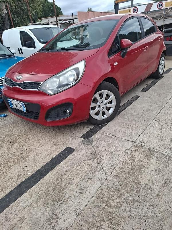 Usata 2013 Kia Rio | 5000 € - Immagine 1/1