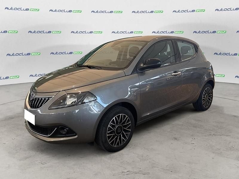 Usata Lancia Ypsilon S 70 CV (51 kW) 2024 Grigio Utilitaria