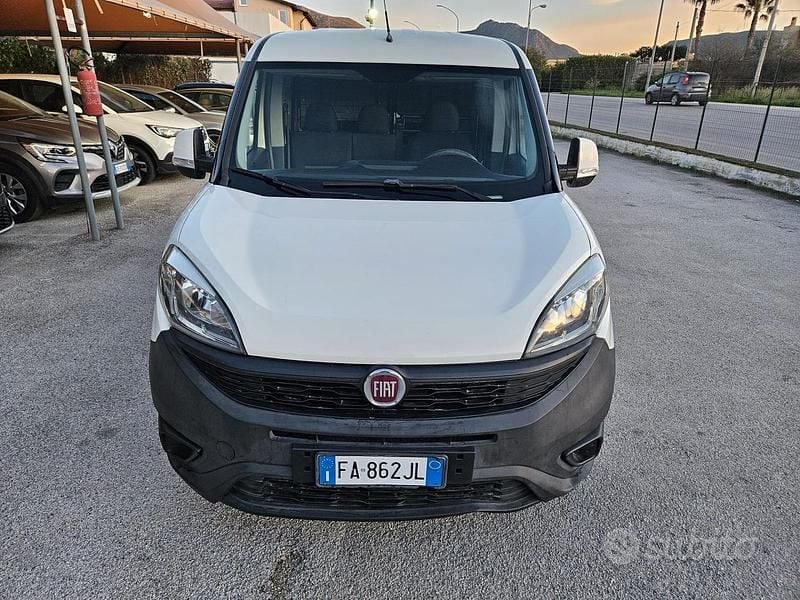 Usata Fiat Doblò 90 CV (66 kW) 2015 Bianco Monovolume