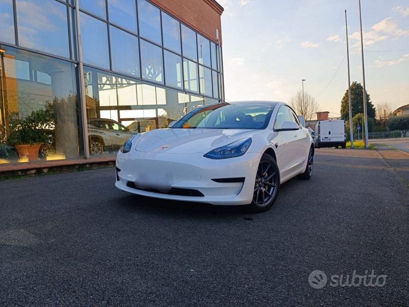 Bianco Usata 2023 Tesla Model 3 Berlina | 33.000 € (Molto cara) - Immagine 1/4