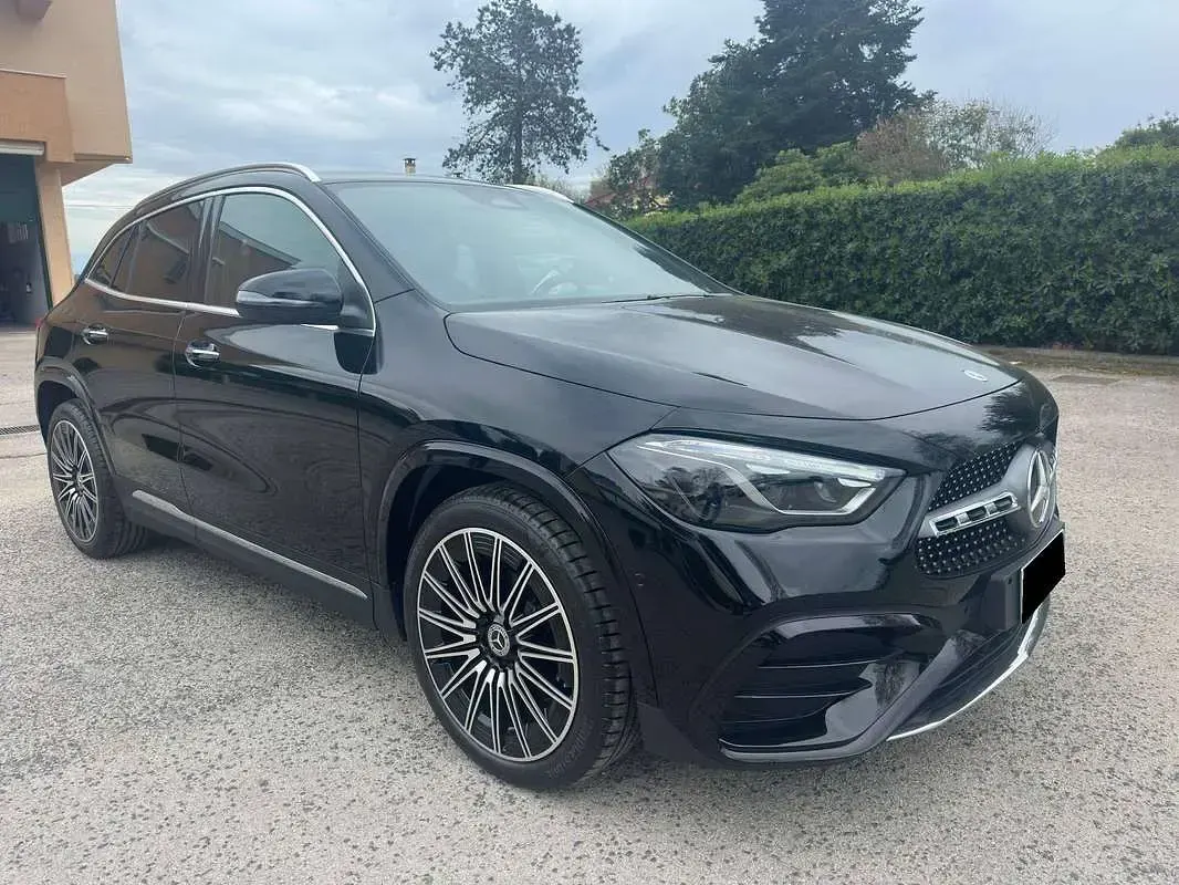 Usata Mercedes GLA200 Premium 150 CV (110 kW) 2024 Nero SUV