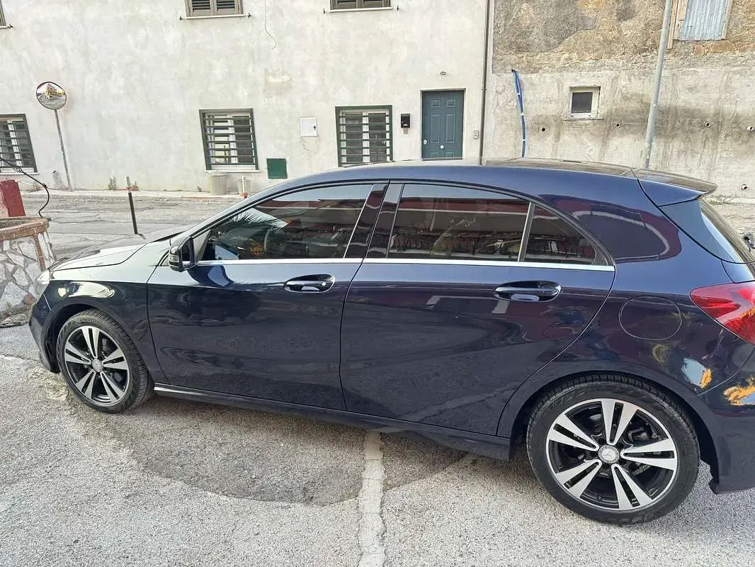 Usata Mercedes A180 Premium 109 CV (80 kW) 2017 Utilitaria