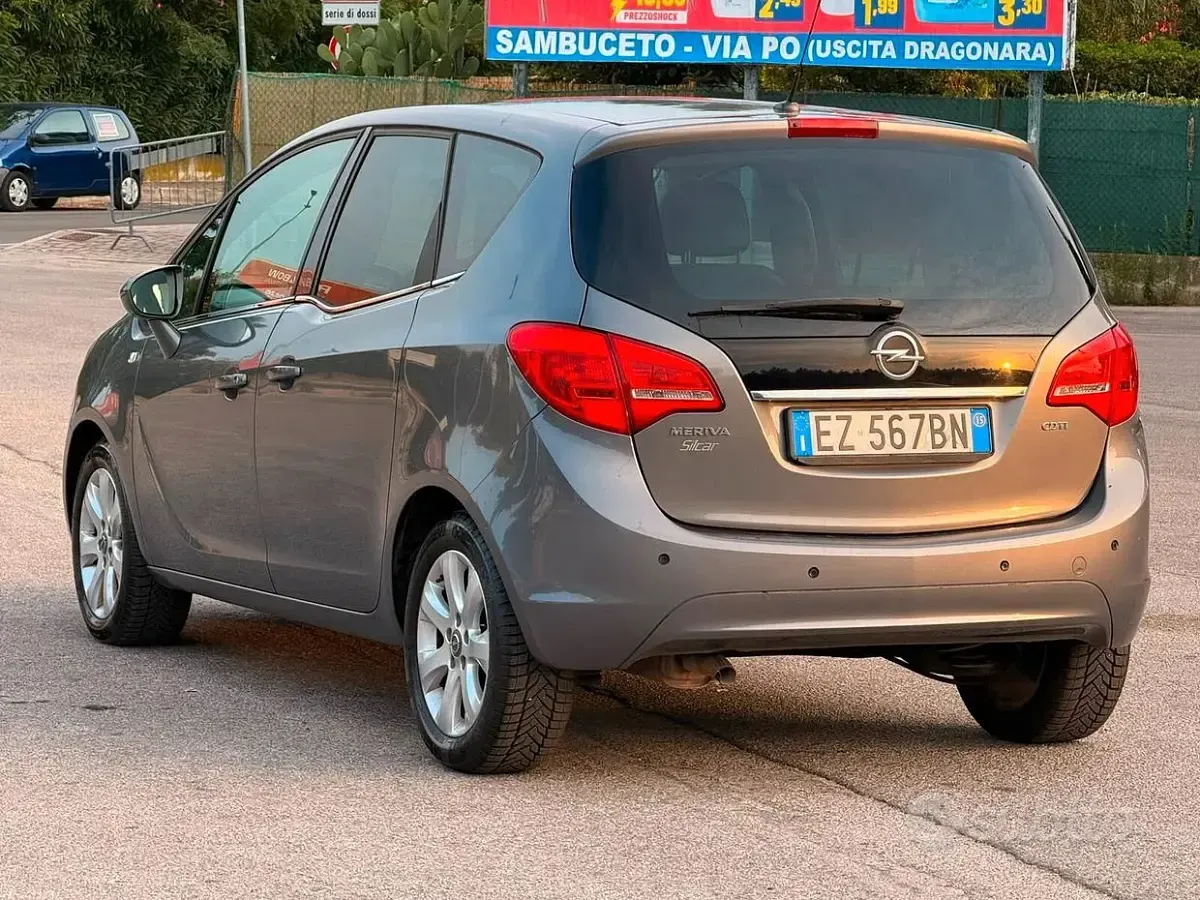 Usata Opel Meriva 95 CV (69 kW) 2015 Grigio Monovolume