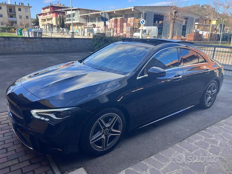 Usata Mercedes CLA200 150 CV (110 kW) 2024 Nero Berlina