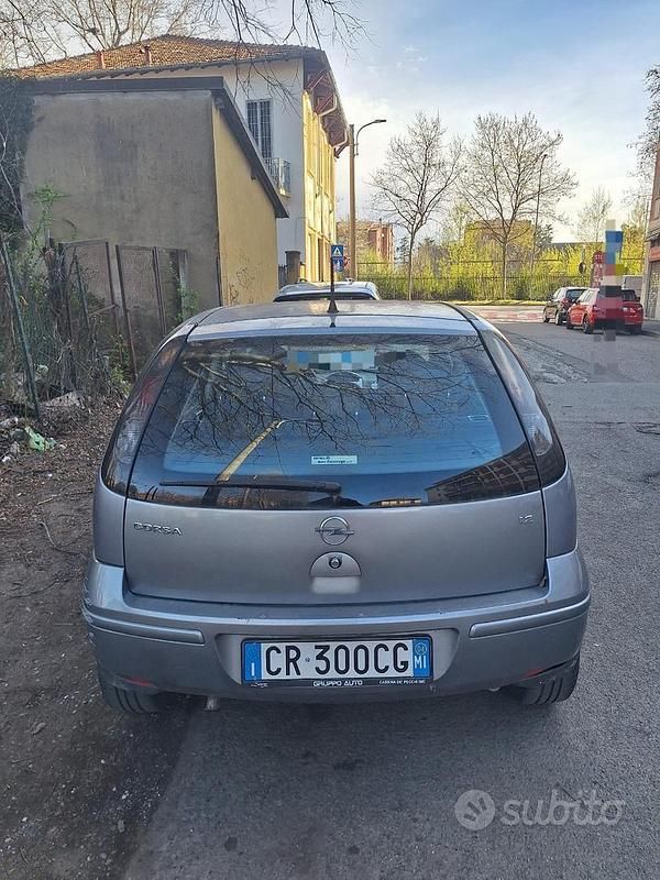 Usata Opel Corsa 75 CV (55 kW) 2004 Grigio Utilitaria