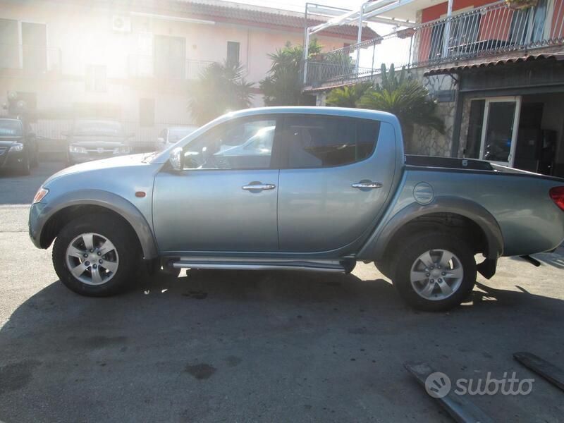 Venduto Mitsubishi L200 4X4 FULL 5 PO. auto usate in vendita