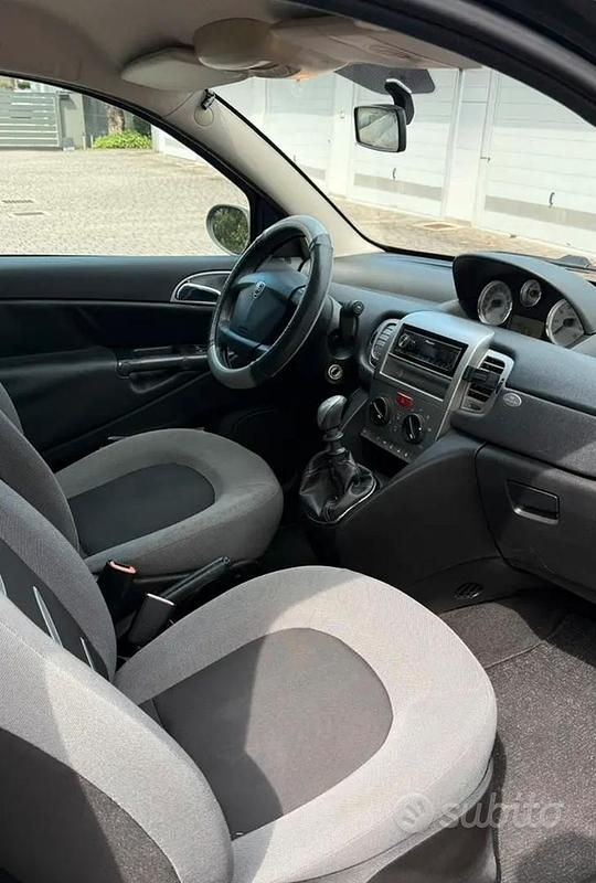 Usata Lancia Ypsilon 78 CV (57 kW) 2009 Nero Utilitaria