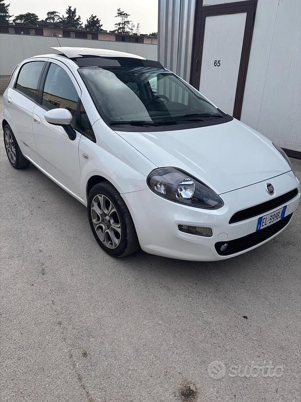 Usata Fiat Punto Lounge 85 CV (62 kW) 2012 Bianco Utilitaria