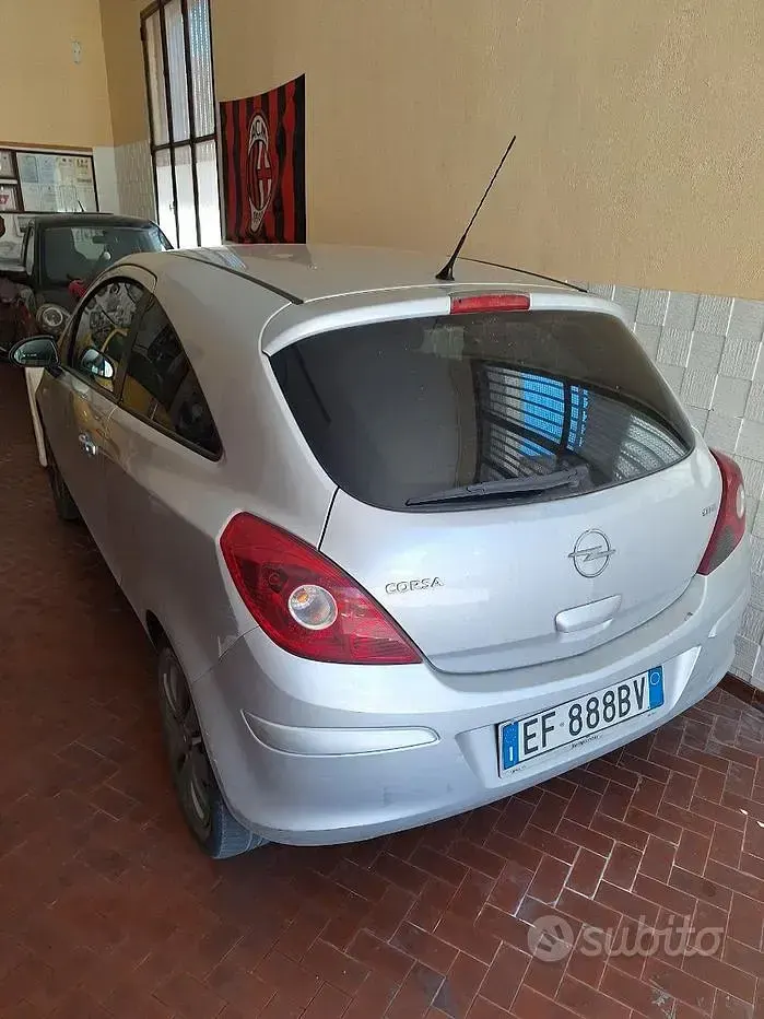 Usata Opel Corsa 75 CV (55 kW) 2010 Grigio Utilitaria
