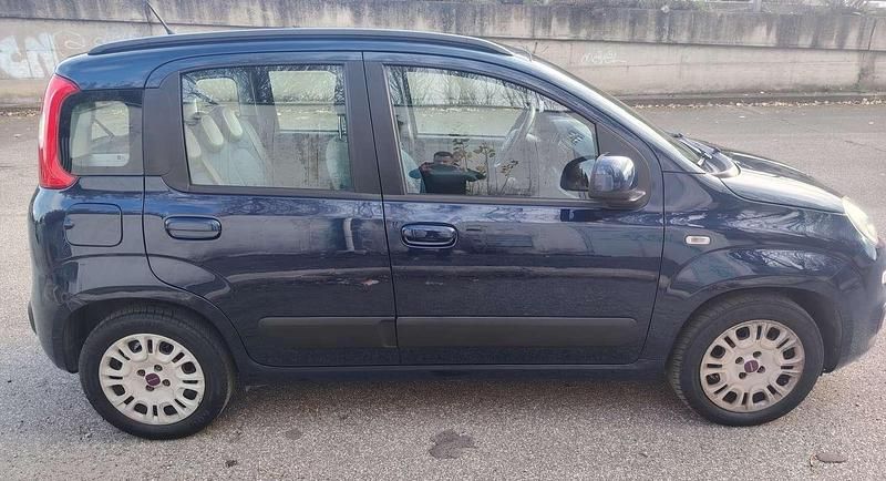 Usata Fiat Panda Lounge 69 CV (50 kW) 2014 Blu/azzurro Utilitaria