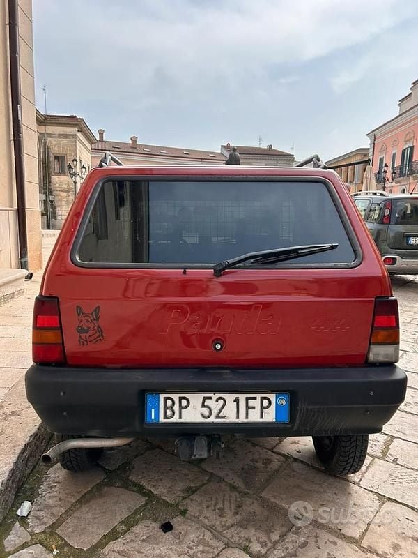 Usata Fiat Panda 4x4 Trekking 54 CV (39 kW) 2000 Rosso Utilitaria
